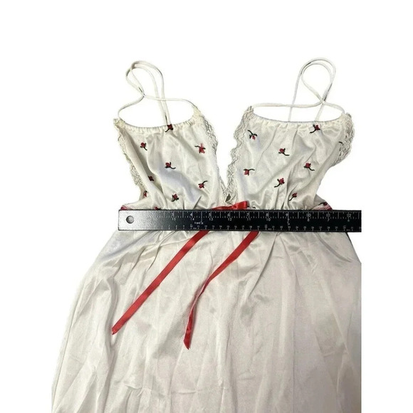 Vtg Long Nightgown Nylon Lingerie Feminine Sissy Lolita Flower Embroidered Small - Picture 12 of 16